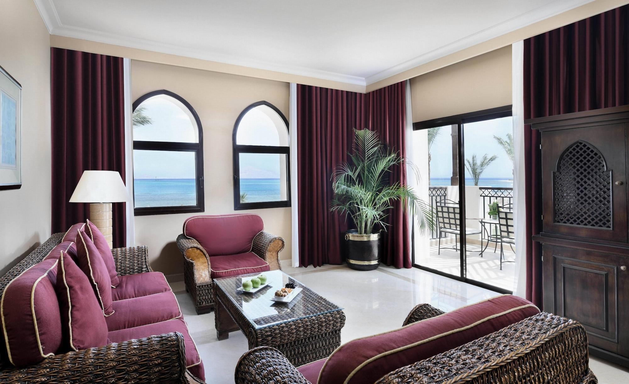 Jaz Belvedere Sharm el-Sheikh Luaran gambar A living room with a view of the sea